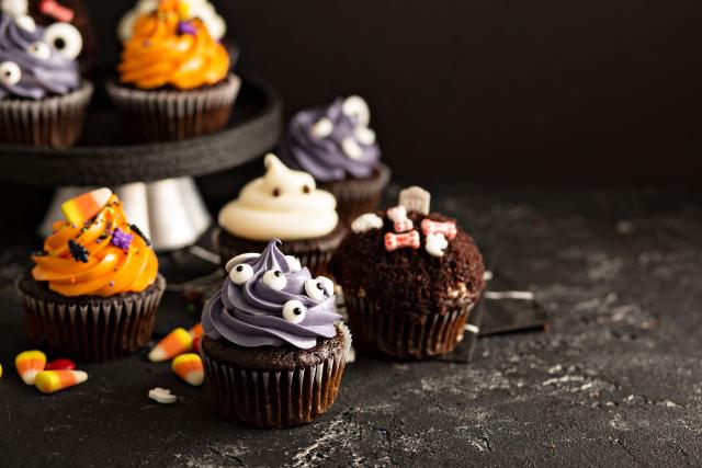 Easy Halloween Cupcakes (Video) - Sally's Baking Addiction