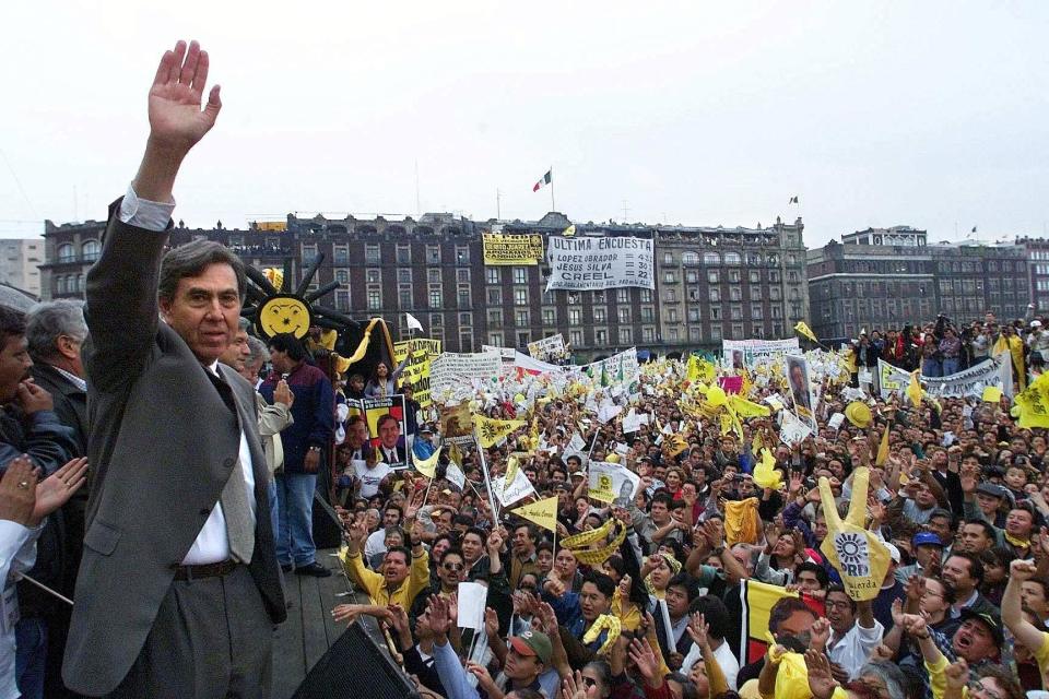 Cuauhtémoc Cárdenas, candidato a la presidencia de México en una foto tomada el 5 de mayo del año 2000. | FOTO ARCHIVO: JORGE SILVA/AFP via Getty Images