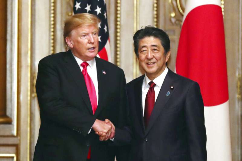 美國總統川普與日本首相安倍晉三。（美聯社）