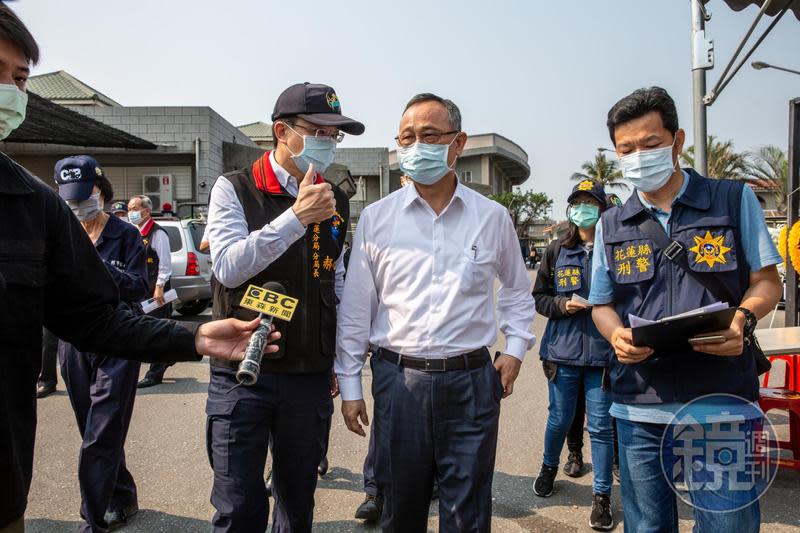 洪三雄夫妻基金會曾宴請曾給予過協助的各界人士，除了蘇嘉全，前警政署長陳家欽也是座上賓。（本刊資料照）