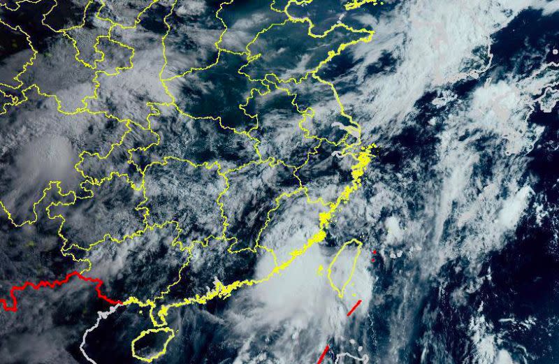 ▲第6號颱風「米克拉」登陸福建。（圖／翻攝自中國中央氣象局衛星雲圖／8月11日上午8時）