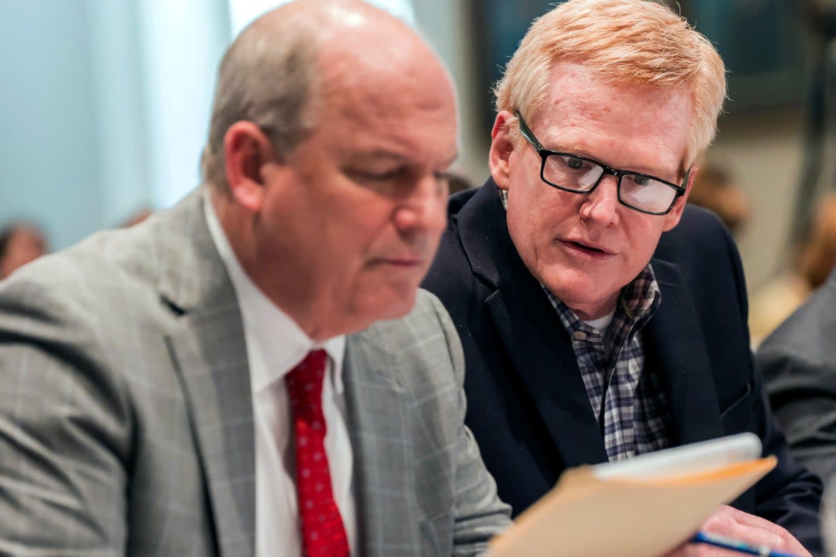 Alex Murdaugh with defence attorney Jim Griffin during his double murder trial (Jeff Blake)