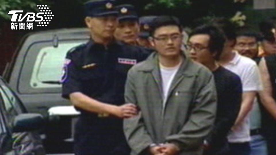 前四海幫海罡堂主方寶慶、綽號寶哥，曾在2004年遭警方逮捕。（圖／TVBS資料畫面）