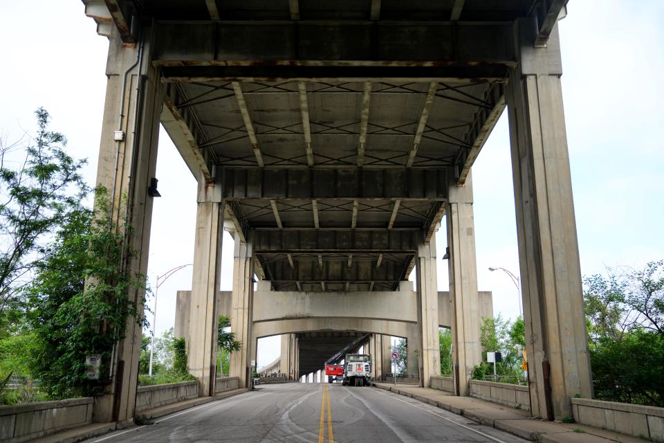 About 55,000 vehicles cross the 92-year-old Western Hills Viaduct each day, traveling between Interstate 75 and west side Cincinnati neighborhoods.