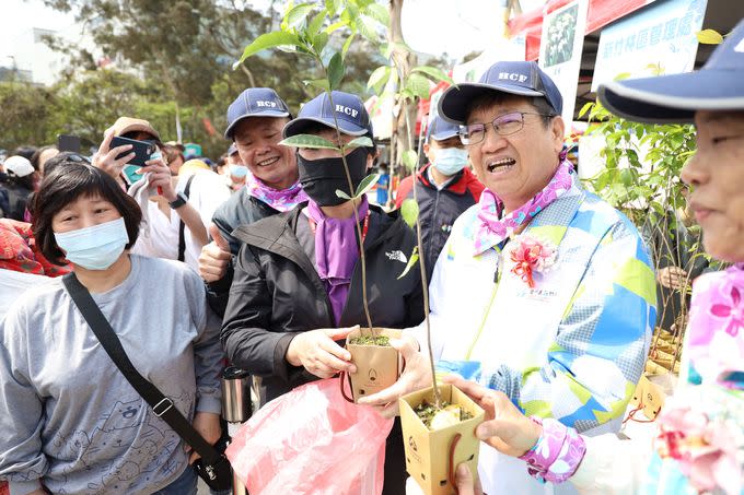 湖口環保公園植樹　楊文科領頭愛護這片土地