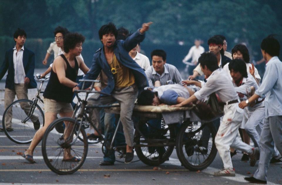 32 Photos Show the Hope and Despair of Tiananmen Square