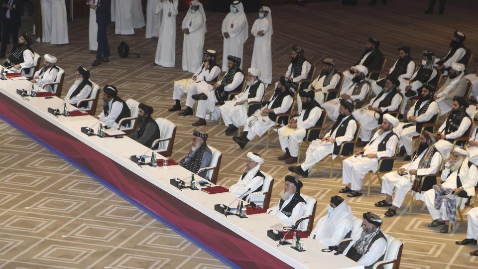 Die Delegation der Taliban bei den Friedensgesprächen in Doha. Fast zwei Jahrzehnte nach der Militärinvasion Afghanistans haben in Katar innerafghanische Friedensgespräche begonnen.