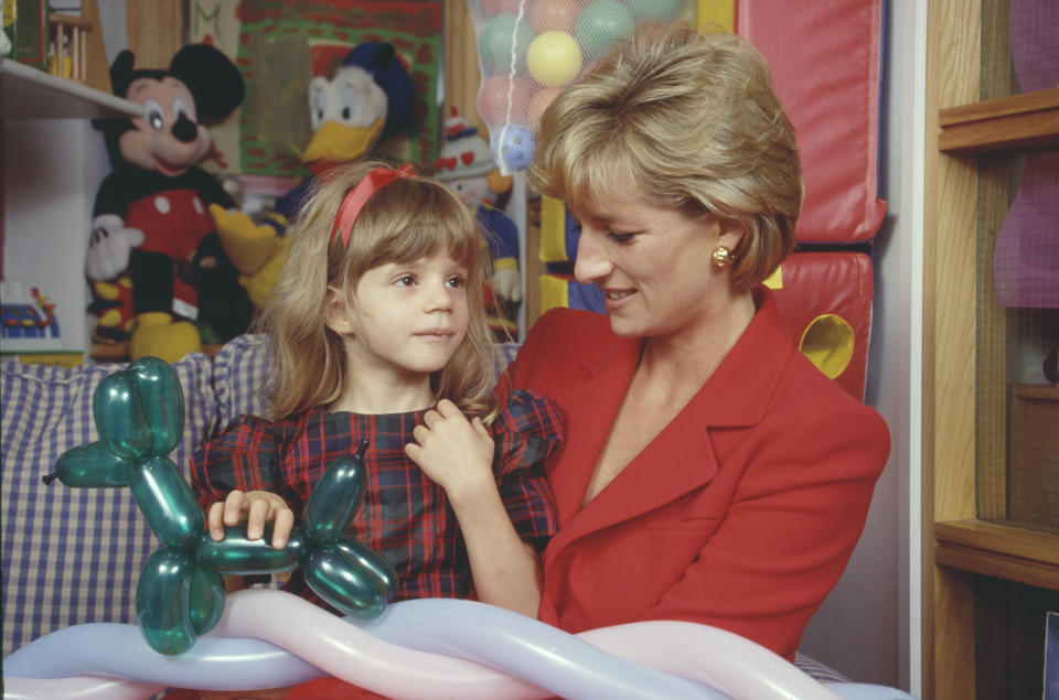 Diana, princesa de Gales (1961-1997),durante visita al London Lighthouse, personas afectadas por el VIH/SIDA, en Londres, Inglaterra 1996. (Photo by Princess Diana Archive/Getty Images)