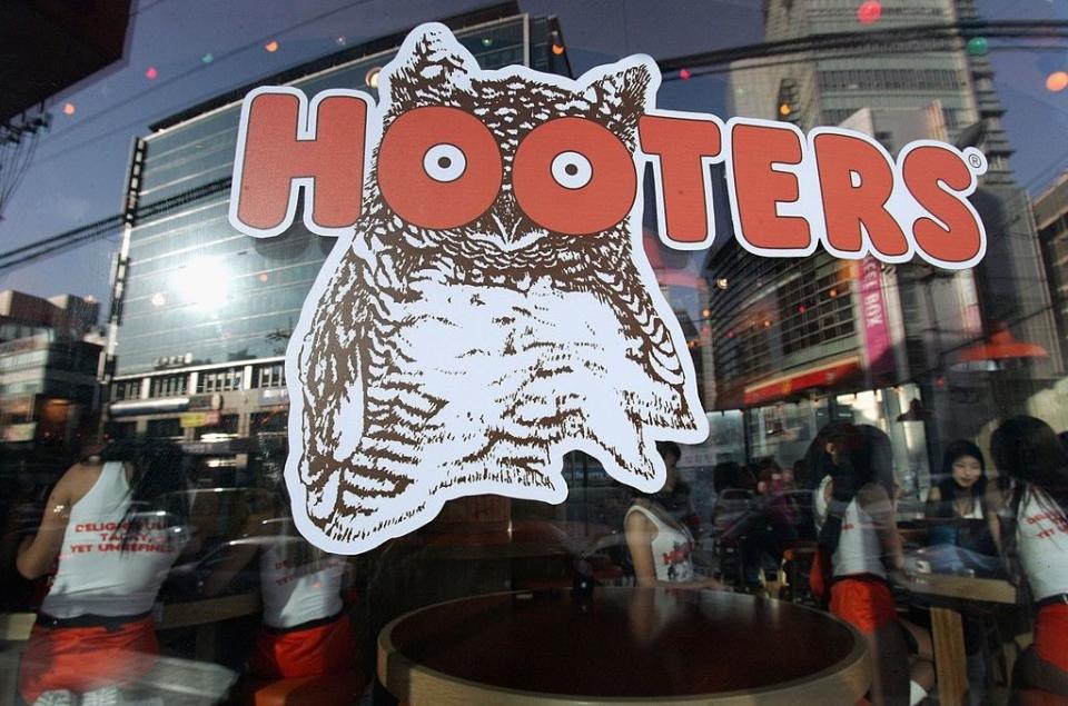 The Hooters sign.