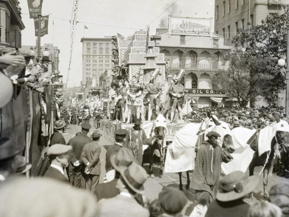 Mardi Gras float in 1925