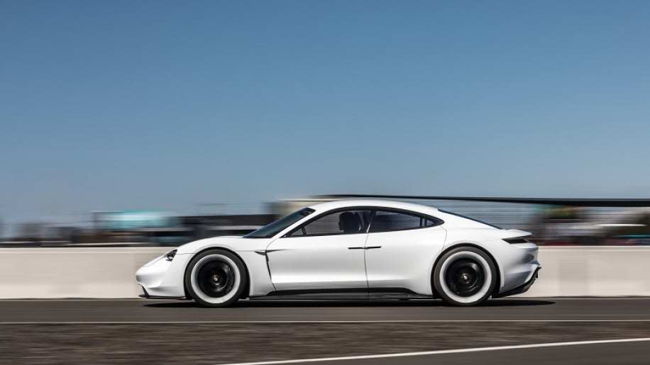 Porsche曾透露Taycan純電動跑房價格將比Tesla Model S更具競爭力，以$ 90,000美元起跳的價格問市
