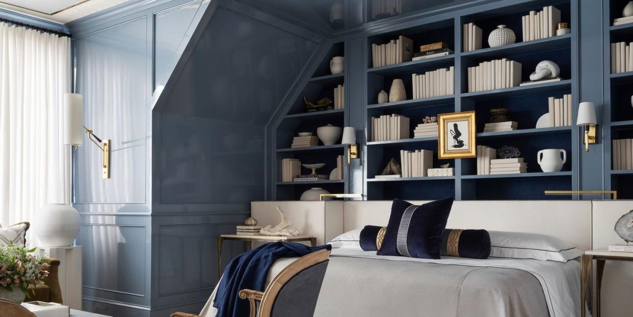 blue lacquered paint bedroom