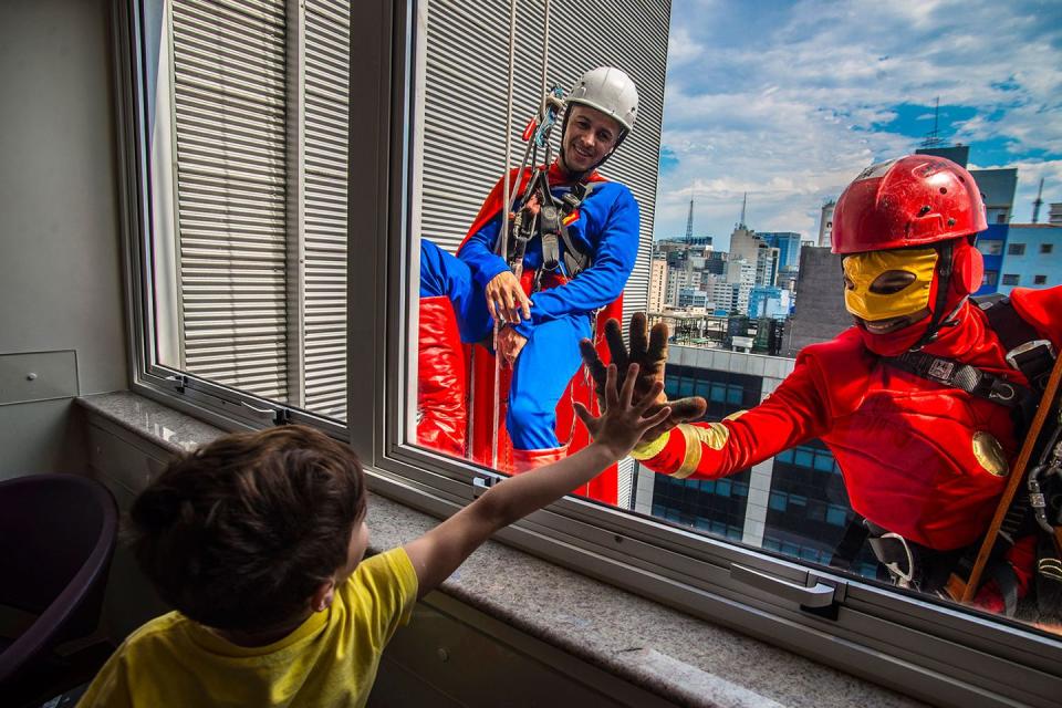 <p>Every year, Brazilians celebrate Children's Day to honor all of the country's little ones. In recent years, real window cleaners have dressed up as Marvel superheroes and scaled the outer walls of Hospital Infantil Sabará in São Paulo. In 2017, Superman and the Flash surprised countless kids in honor of their special day.</p>