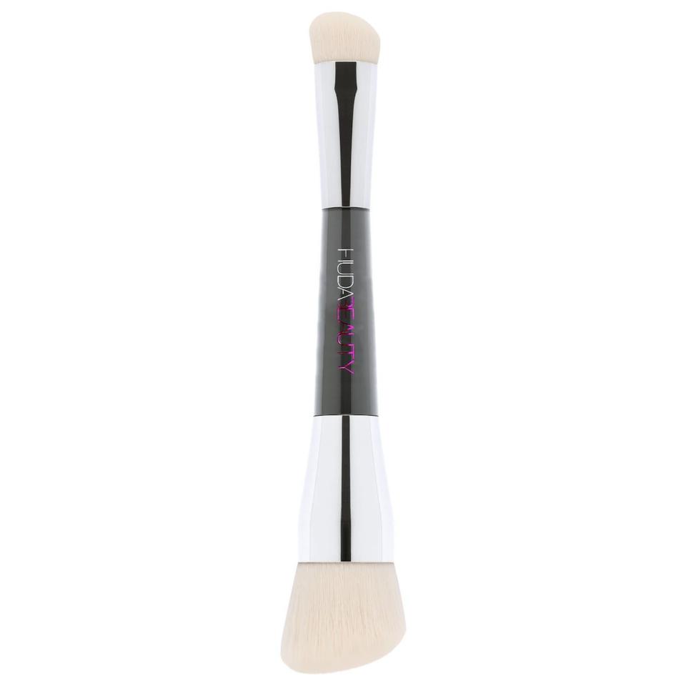 7) Tantour Face Contouring Sculpt and Shade Brush