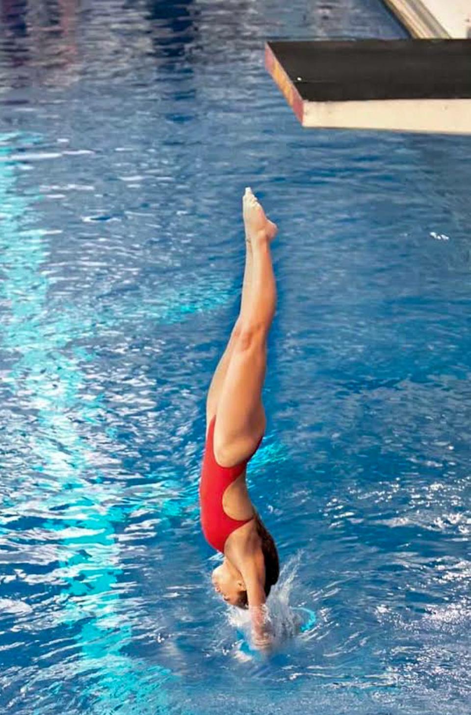 Cecelia Woods
Cecelia Woods dives during the 2022-23 season.