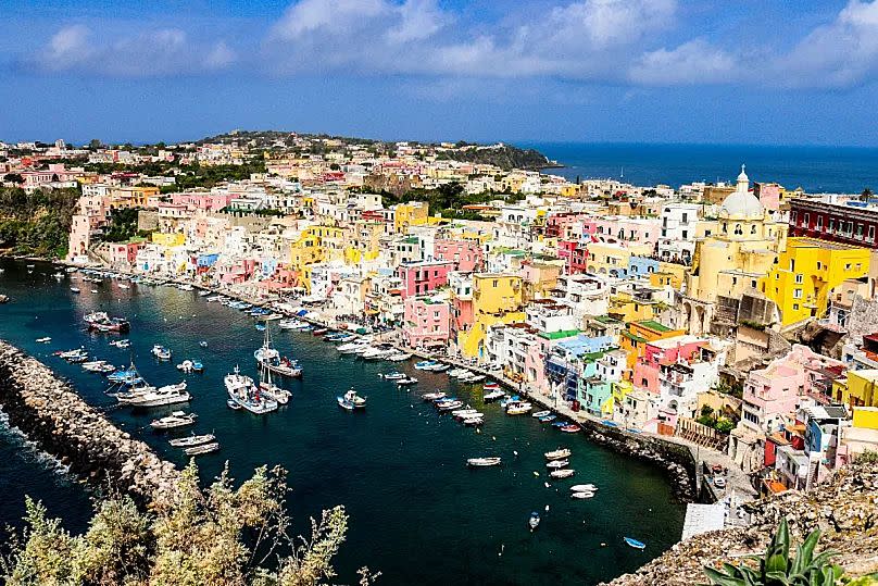 La Marina di Corricella en Procida es uno de los lugares más pintorescos de toda Italia