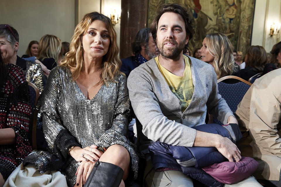 Elena Tablada y Javier Ungria asisten a una pasarela de moda en enero de 2020 (Photo by Carlos Alvarez/Getty Images)