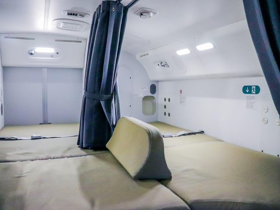 Boeing 787 Dreamliner Crew Rest Area — Airplane Secrets Dubai Airshow 2021