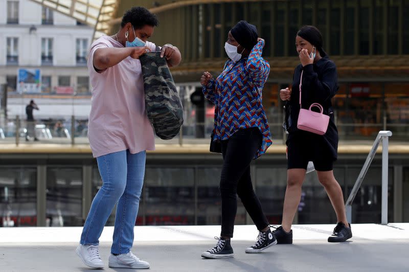 France requires masks inside public places