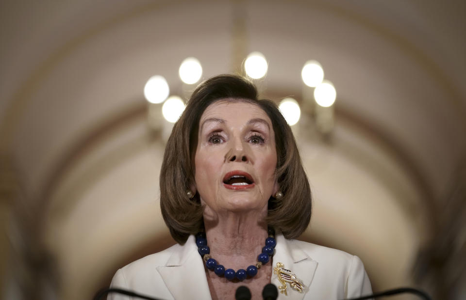 La presidenta de la Cámara de Representantes, Nancy Pelosi, durante un comunicado en el Capitolio en Washington, el jueves 5 de diciembre de 2019. (AP Foto/J. Scott Applewhite)