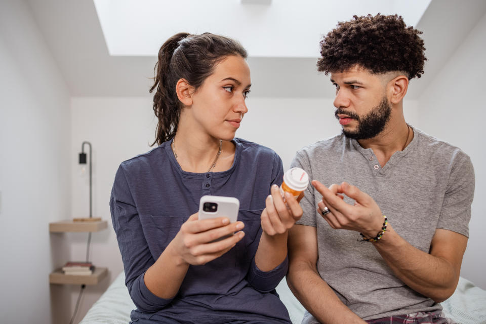 Aunque se están evaluando varias estrategias para desarrollar anticonceptivos masculinos, aún no existe una píldora anticonceptiva para hombres. (Getty)