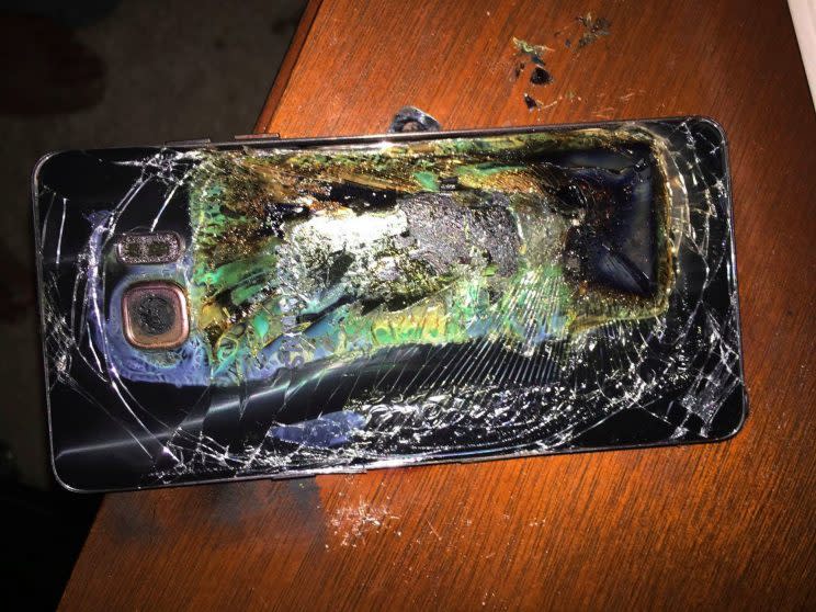 <i>[The Galaxy Note 7 is being permanently discontinued. (CNBC)]</i>