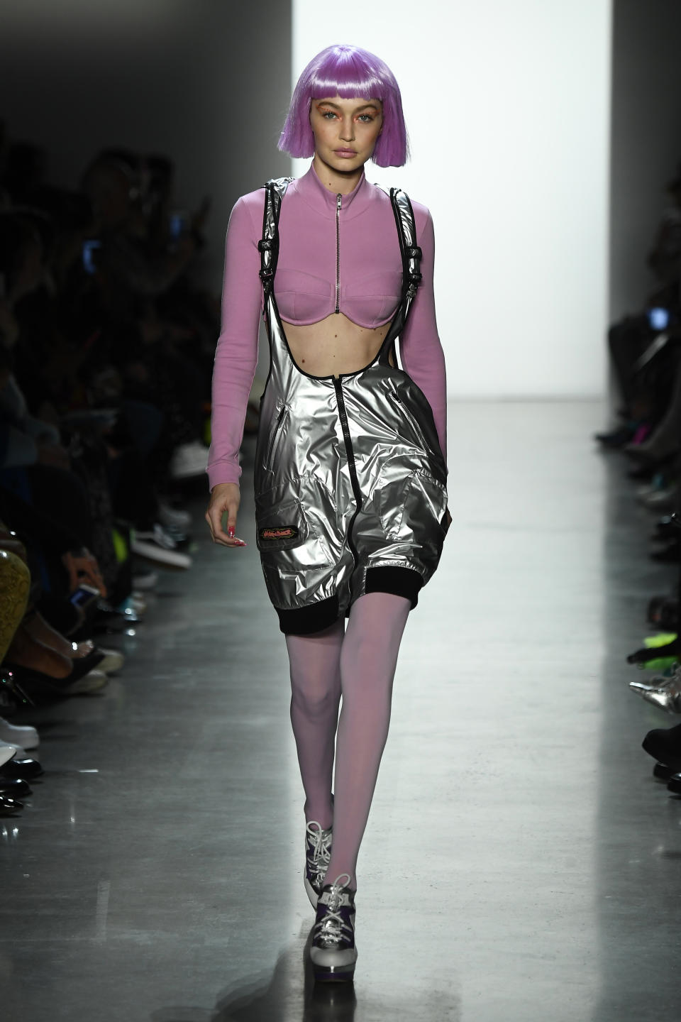 NYFW: Gigi Hadid dons a cyber wig for Jeremy Scott