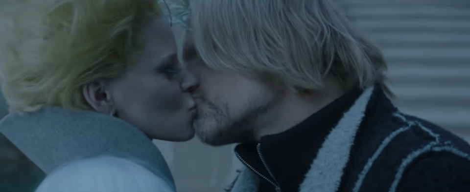 Haymitch and Effie kiss