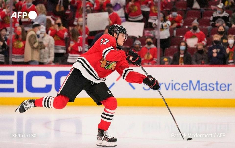 NHL: Talent Reichel feiert erfolgreiches Debüt für Chicago