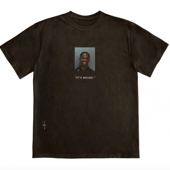 Imagen de una de las camisetas que Travis Scott ha puesto a la venta en su web credit:Bang Showbiz