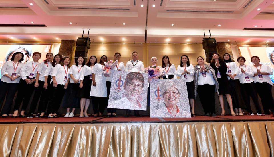 Transport Minister and DAP sec-gen Anthony Loke (centre) is seen at the DAP 2023 National Women’s Congress at Cenro Mall Klang September 9, 2023. — Bernama pic