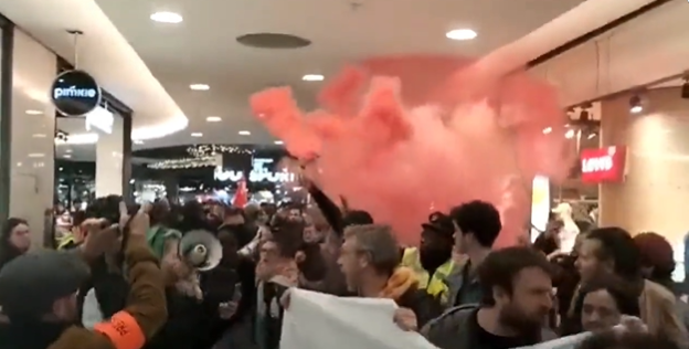 Réforme des retraites : des centaines de manifestants aux Halles à Paris