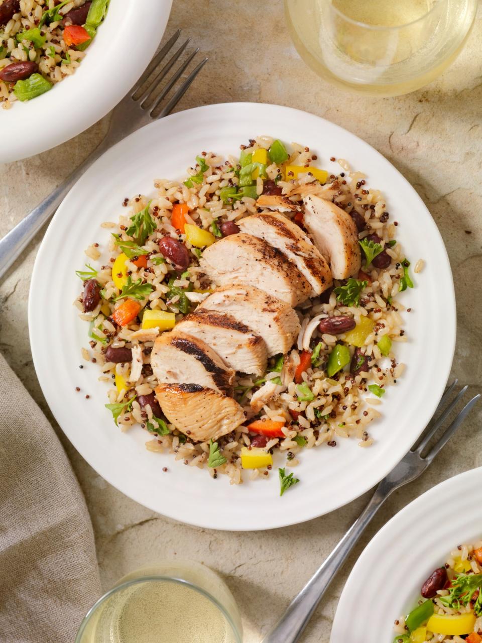 <h1 class="title">Grilled Chicken with Quinoa and Brown Rice Salad</h1><cite class="credit">LauriPatterson</cite>