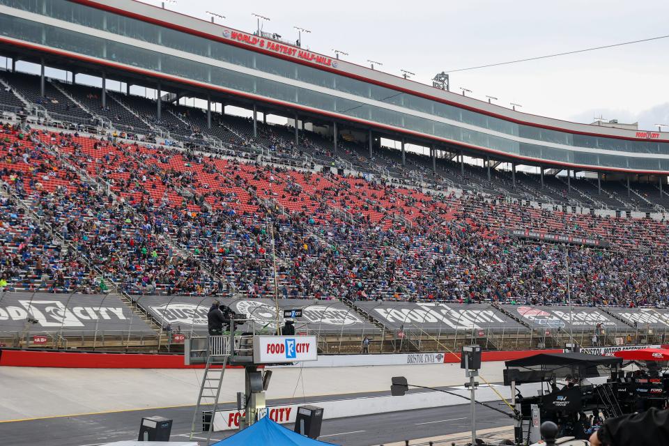 17 de marzo de 2024; Bristol, Tennessee, EE. UU.; Vista general durante la NASCAR Food City 500 en Bristol Motor Speedway. Crédito obligatorio: Randy Sartin-USA TODAY Sports