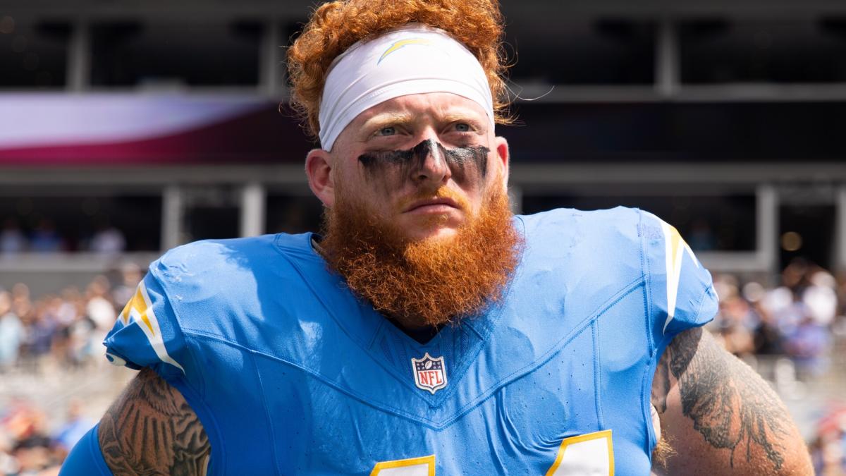 The Chargers’ Scott Matlock is a two-way player the likes of which the NFL hasn’t seen in years