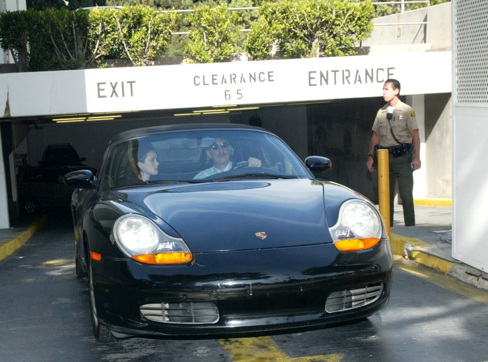 Geragos and his client Winona Ryder arriving for court in 2002. (Photo: Getty Images)