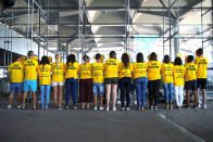 <p>Flugbegleiter des irischen Billigfliegers Ryanair streiken auf dem Flughafen von Malaga, Spanien. Das Kabinenpersonal der Airline protestiert gerade europaweit für mehr Geld. Auf mehreren Flugverbindungen kommt es daher zu Verspätungen. (Bild: Reuters/Jon Nazca) </p>