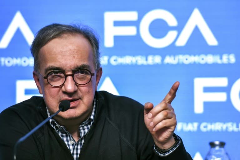 Fiat Chrysler boss Sergio Marchionne has suffered serious complications after surgery on his right shoulder last month