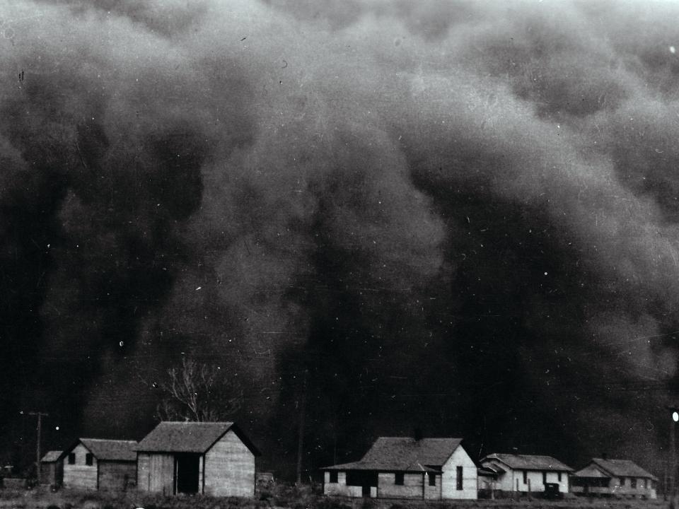 Dust clouds covering the Prairies in 1935.