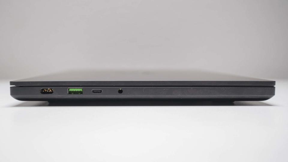 Razer Blade 14 (2023) ports