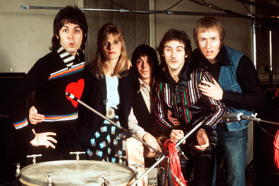 <p>With Linda and Wings bandmates Jimmy McCulloch, Denny Laine and Geoff Britton in 1974.</p>