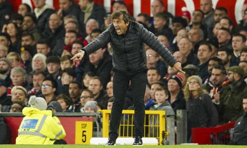 Antonio Conte reacts on the touchline