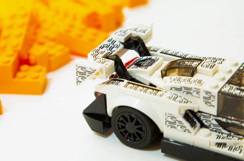 究竟是何方神聖 ？McLAREN與LEGO公司明年初將推新商品