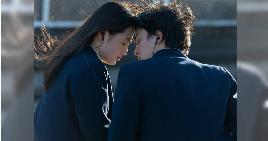 Netflix日劇《First Love初戀》於11月24日在全球上線，成為台灣地區熱門收視冠軍。（圖／Netflix，FB）