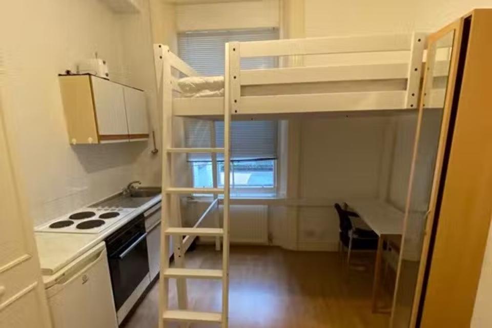 Even tenants amenable to a bunk bed set-up might reconsider on trying to open the oven (OpenRent)