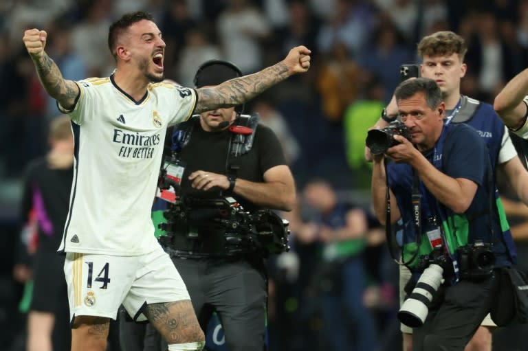 Le joueur du Real Madrid Joselu après la victoire de son équipe en demi-finale de Ligue des champions contre le Bayern Munich, le 8 mai 2024 au stade Santiago Bernabéu de Madrid (Pierre-Philippe MARCOU)