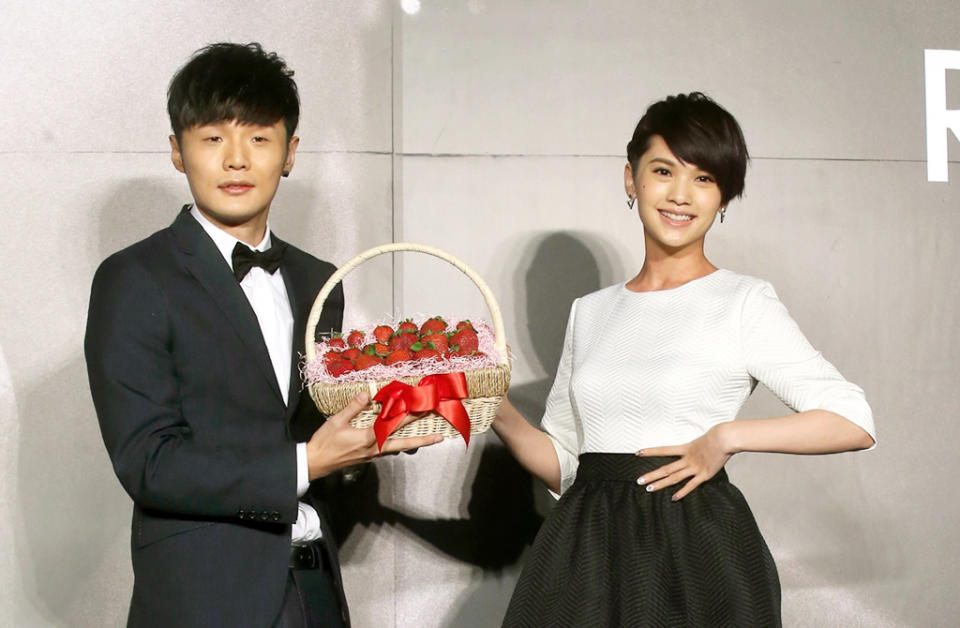 李榮浩(左)與楊丞琳(右)2019 年結婚。（圖／中時資料照片）