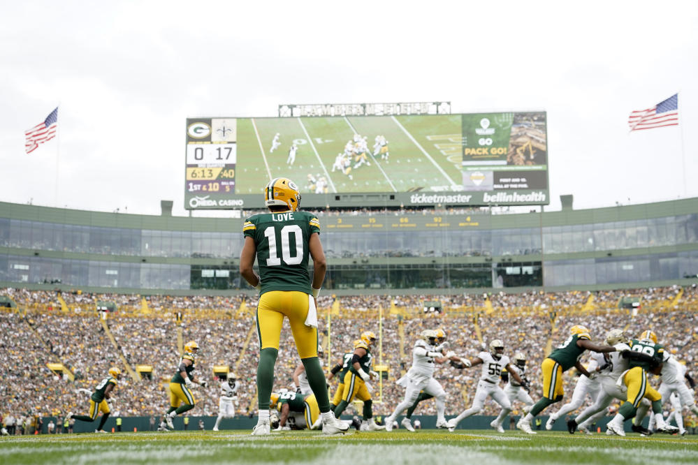 Green Bay Packers on X: 78,128 supporters in the stands for soccer at @ LambeauField ⚽ THANK YOU! 