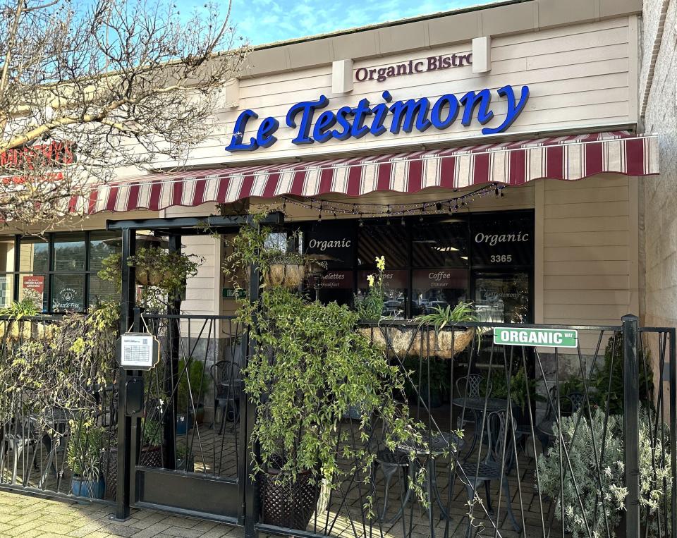 Le Testimony Organic Bistro in Redding features a fenced patio area.