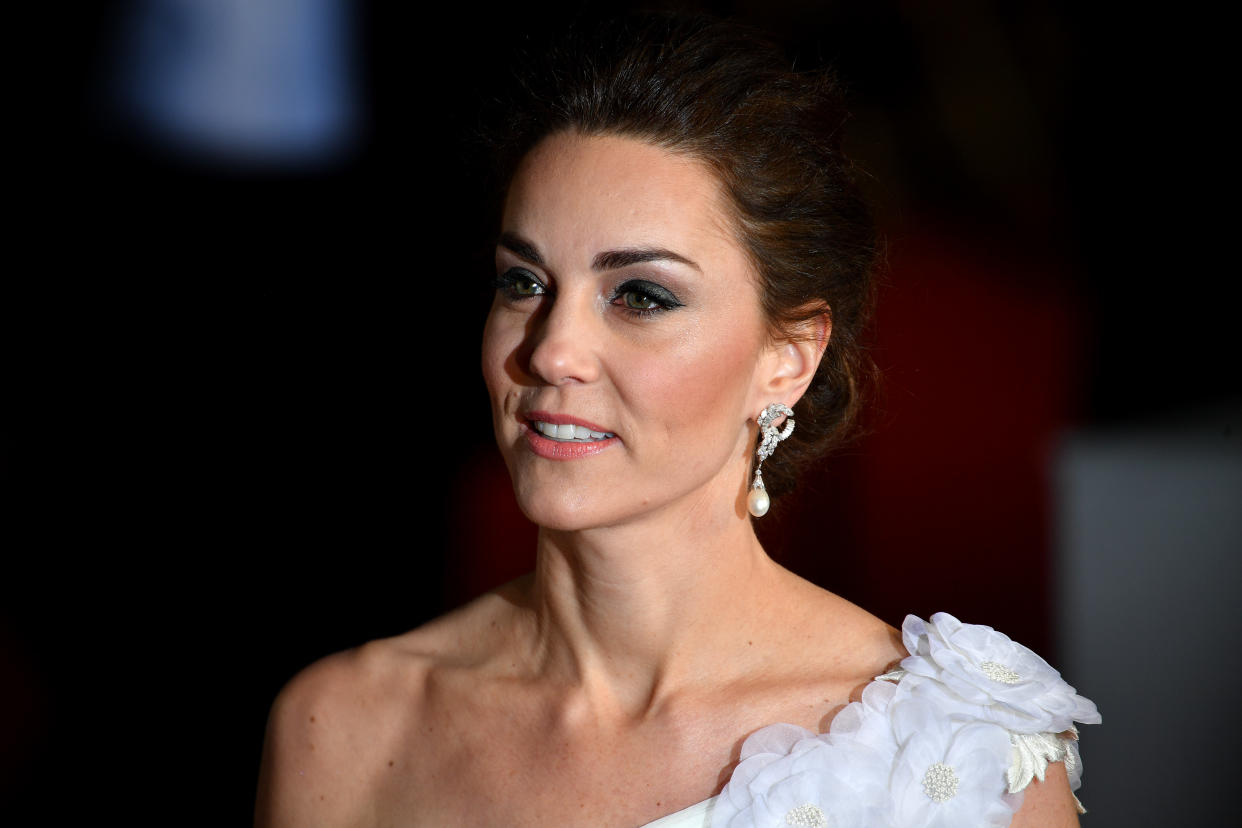 Kate arrives at the BAFTAs at the Royal Albert Hall [Photo: Getty]